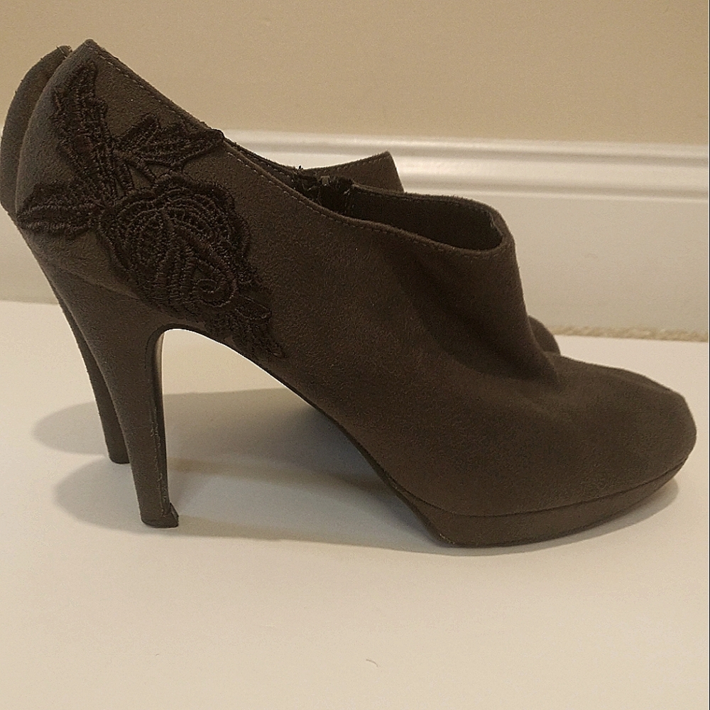 Vintage Impo Suede High-Heeled Booties with Applique